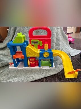 Fisher Price Little People Portable Playset Vehicle Ramp Slide Elevator Garage